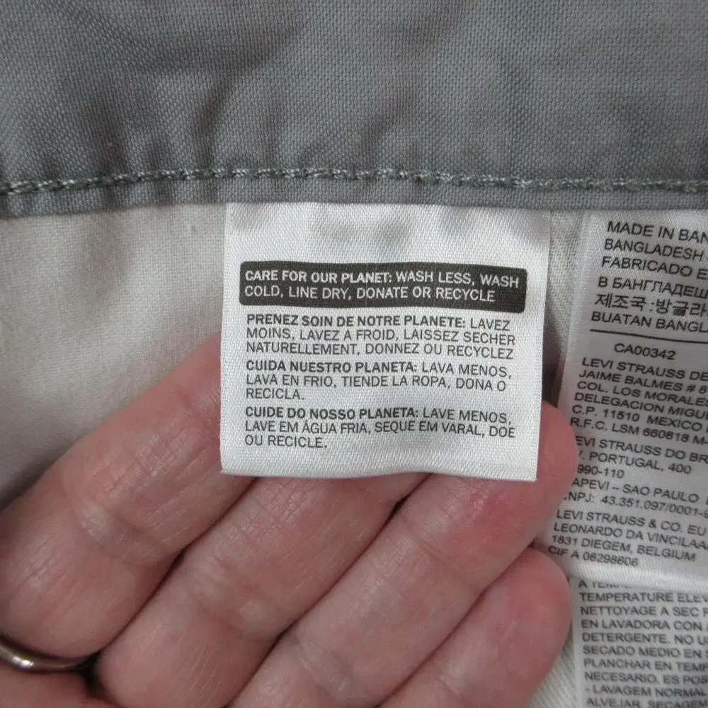 Levi Strauss & Co. Shorts Mens 42 Gray Chino Flat Front Casual Summer 42x9.5*